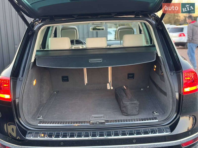 Внедорожник / Кроссовер Volkswagen Touareg 2017 в Дрогобыче