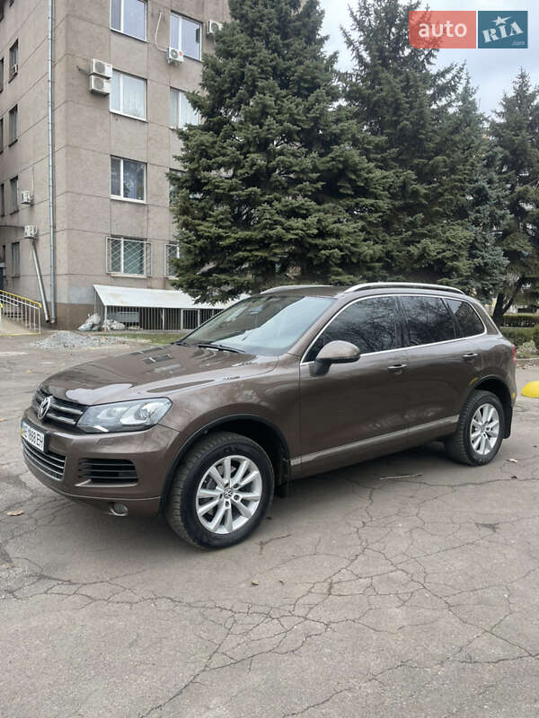 Внедорожник / Кроссовер Volkswagen Touareg 2010 в Кривом Роге
