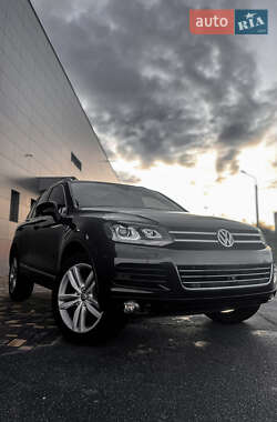 Внедорожник / Кроссовер Volkswagen Touareg 2011 в Кривом Роге