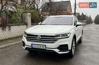 Внедорожник / Кроссовер Volkswagen Touareg 2020 в Киеве