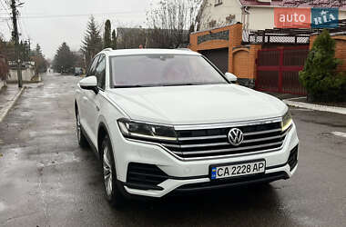 Внедорожник / Кроссовер Volkswagen Touareg 2020 в Киеве