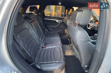 Внедорожник / Кроссовер Volkswagen Touareg 2018 в Сваляве