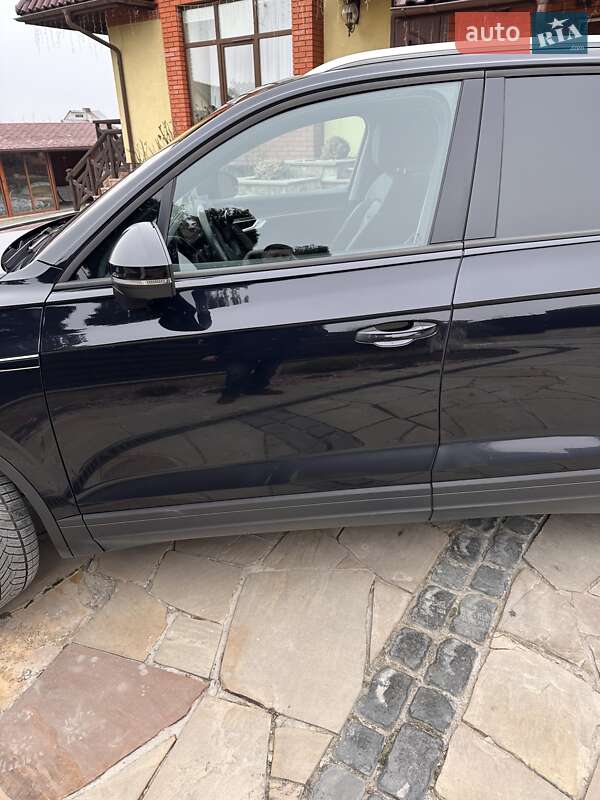 Внедорожник / Кроссовер Volkswagen Touareg 2021 в Тернополе