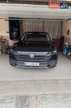 Внедорожник / Кроссовер Volkswagen Touareg 2021 в Тернополе