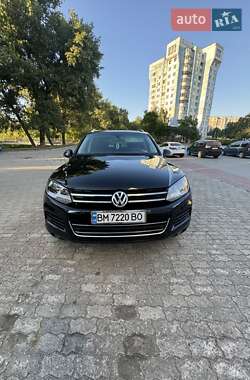 Внедорожник / Кроссовер Volkswagen Touareg 2011 в Сумах