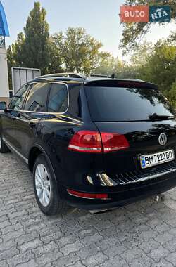 Внедорожник / Кроссовер Volkswagen Touareg 2011 в Сумах