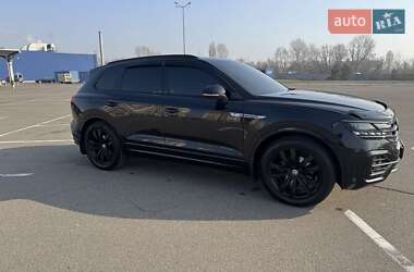 Позашляховик / Кросовер Volkswagen Touareg 2021 в Києві