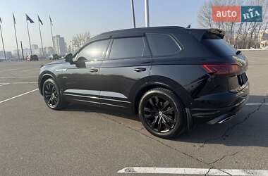 Позашляховик / Кросовер Volkswagen Touareg 2021 в Києві