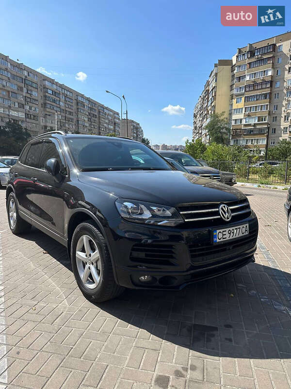 Внедорожник / Кроссовер Volkswagen Touareg 2012 в Днепре