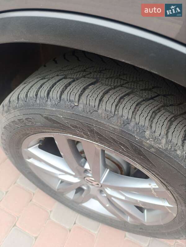 Внедорожник / Кроссовер Volkswagen Touareg 2014 в Виннице
