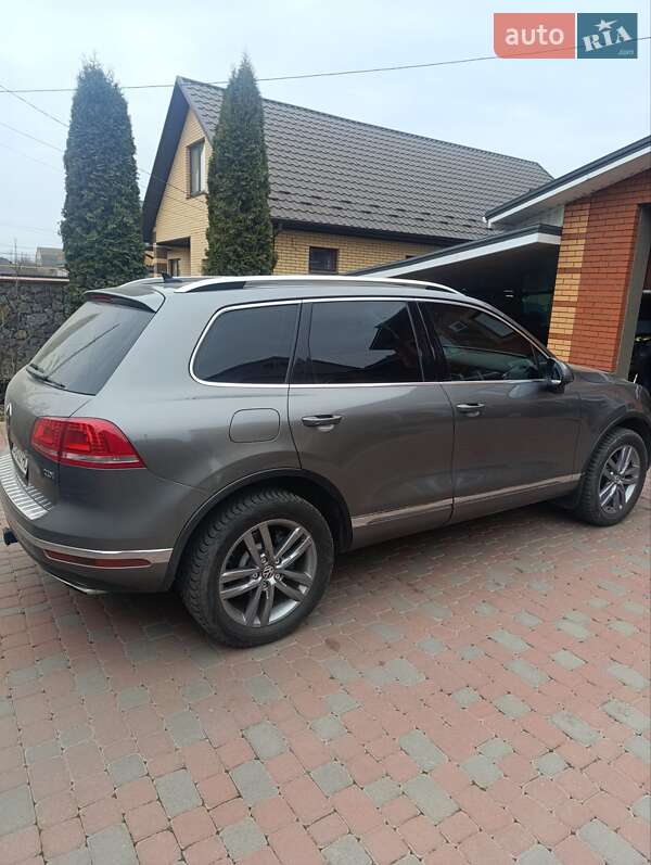 Внедорожник / Кроссовер Volkswagen Touareg 2014 в Виннице