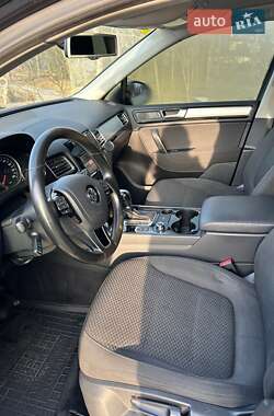 Позашляховик / Кросовер Volkswagen Touareg 2013 в 