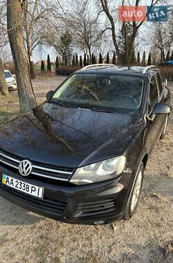 Позашляховик / Кросовер Volkswagen Touareg 2013 в 