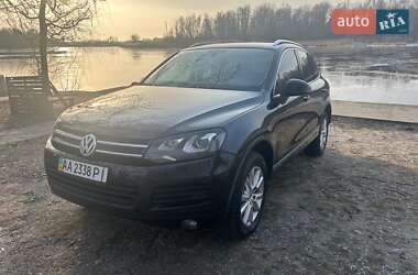 Позашляховик / Кросовер Volkswagen Touareg 2013 в 