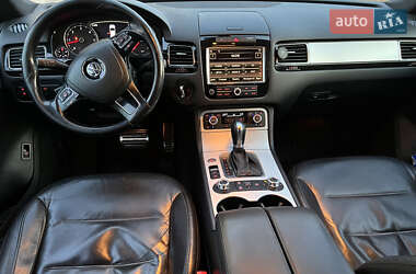 Внедорожник / Кроссовер Volkswagen Touareg 2012 в Луцке