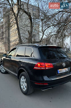 Внедорожник / Кроссовер Volkswagen Touareg 2012 в Луцке