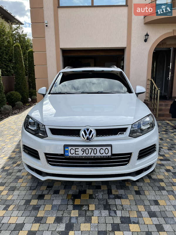 Внедорожник / Кроссовер Volkswagen Touareg 2012 в Черновцах