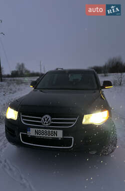 Позашляховик / Кросовер Volkswagen Touareg 2009 в Чернігові