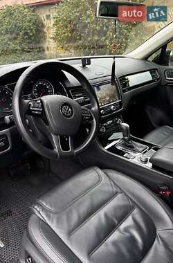 Внедорожник / Кроссовер Volkswagen Touareg 2015 в 