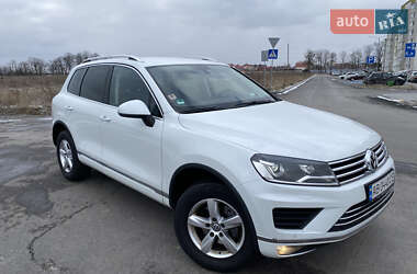 Внедорожник / Кроссовер Volkswagen Touareg 2015 в Виннице