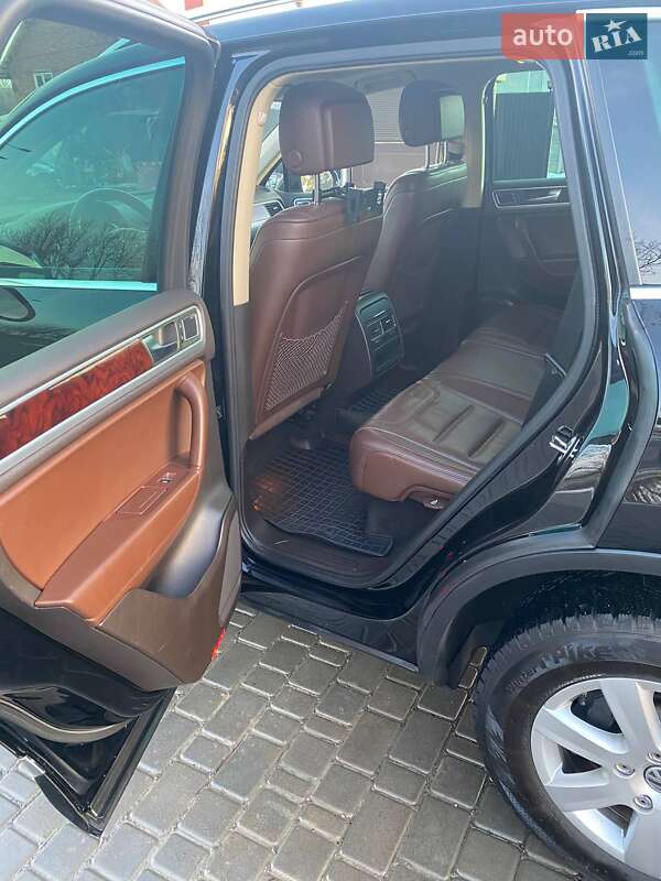 Внедорожник / Кроссовер Volkswagen Touareg 2012 в Виннице