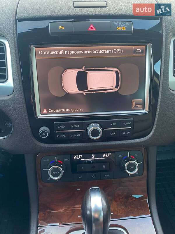Внедорожник / Кроссовер Volkswagen Touareg 2012 в Виннице