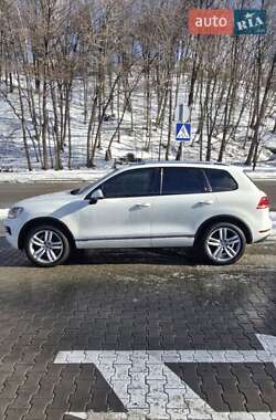 Внедорожник / Кроссовер Volkswagen Touareg 2012 в Киеве