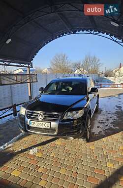 Внедорожник / Кроссовер Volkswagen Touareg 2010 в Чернигове