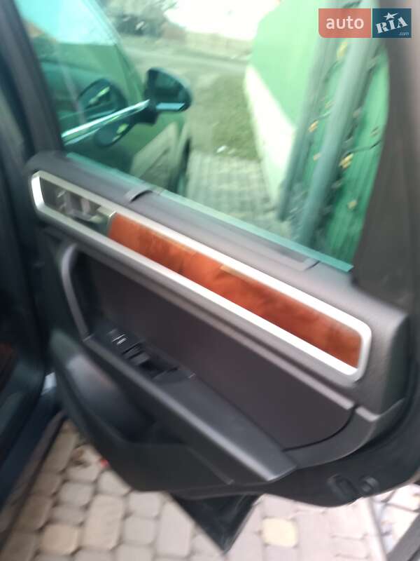 Внедорожник / Кроссовер Volkswagen Touareg 2011 в Новомиргороде фото 3 Внедорожник / Кроссовер Volkswagen Touareg 2011 в Новомиргороде