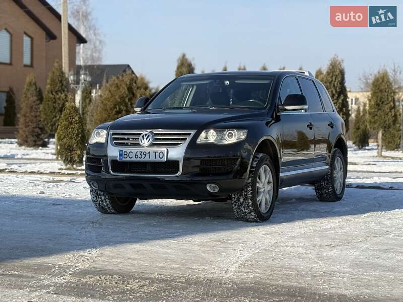 Внедорожник / Кроссовер Volkswagen Touareg 2008 в Вараше