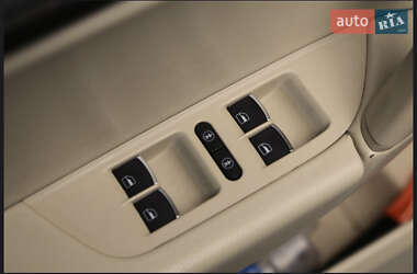 Внедорожник / Кроссовер Volkswagen Touareg 2012 в 