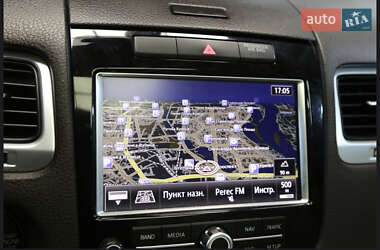 Внедорожник / Кроссовер Volkswagen Touareg 2012 в 