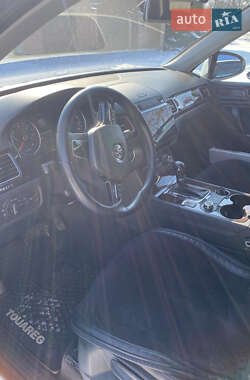 Внедорожник / Кроссовер Volkswagen Touareg 2013 в 