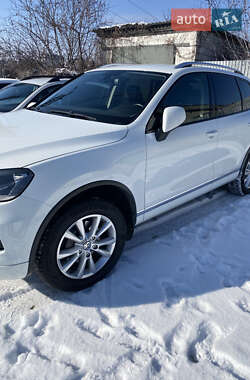 Внедорожник / Кроссовер Volkswagen Touareg 2013 в Днепре