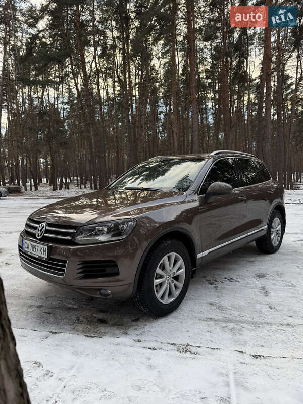 Позашляховик / Кросовер Volkswagen Touareg 2013 в Черкасах