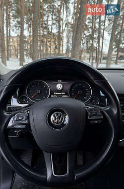 Позашляховик / Кросовер Volkswagen Touareg 2013 в Черкасах