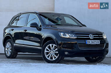 Позашляховик / Кросовер Volkswagen Touareg 2012 в Сарнах