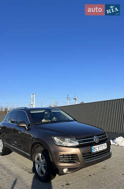 Внедорожник / Кроссовер Volkswagen Touareg 2012 в Городке