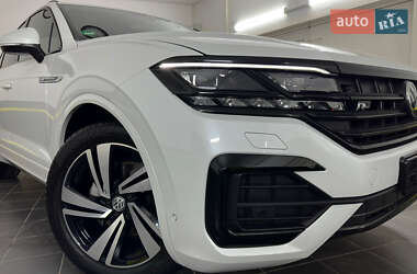 Позашляховик / Кросовер Volkswagen Touareg 2019 в Козятині