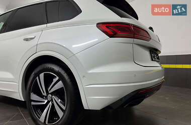 Позашляховик / Кросовер Volkswagen Touareg 2019 в Козятині