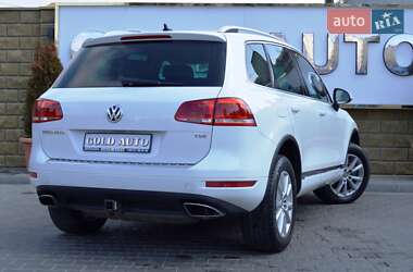 Внедорожник / Кроссовер Volkswagen Touareg 2012 в 