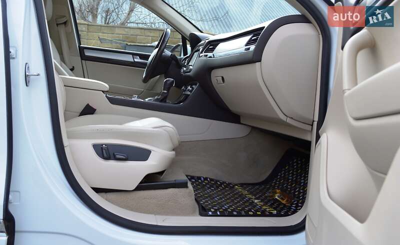 Внедорожник / Кроссовер Volkswagen Touareg 2012 в Одессе фото 31 Внедорожник / Кроссовер Volkswagen Touareg 2012 в Одессе