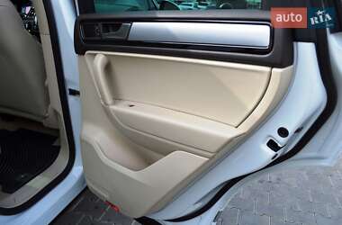 Внедорожник / Кроссовер Volkswagen Touareg 2012 в 