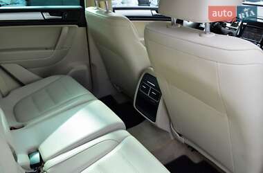 Внедорожник / Кроссовер Volkswagen Touareg 2012 в 