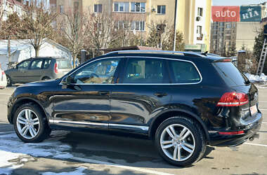 Внедорожник / Кроссовер Volkswagen Touareg 2011 в 