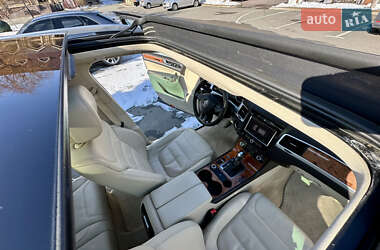Внедорожник / Кроссовер Volkswagen Touareg 2011 в 
