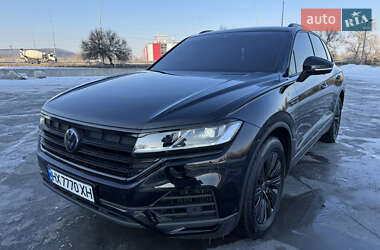 Позашляховик / Кросовер Volkswagen Touareg 2021 в Києві