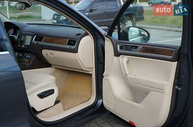 Позашляховик / Кросовер Volkswagen Touareg 2015 в 
