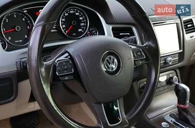 Позашляховик / Кросовер Volkswagen Touareg 2015 в 