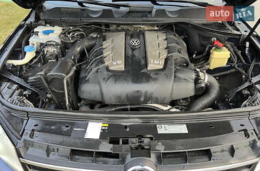 Внедорожник / Кроссовер Volkswagen Touareg 2014 в 